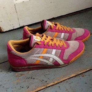 Ontisuka Tiger Pink Suede tennis shoes size 9